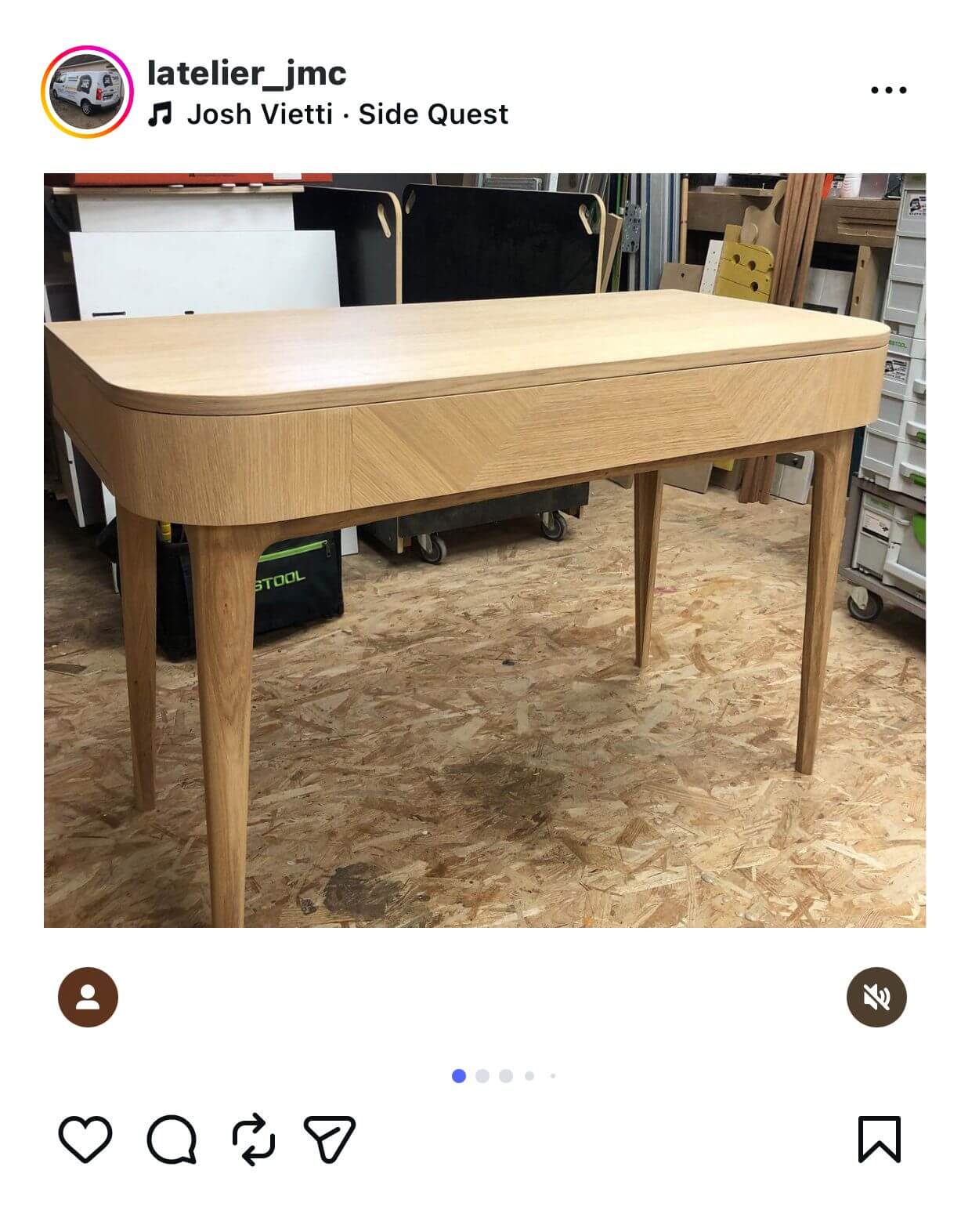 post-instagram-table-en-bois-esprit-vintage-pour-salon-salle-a-manger
